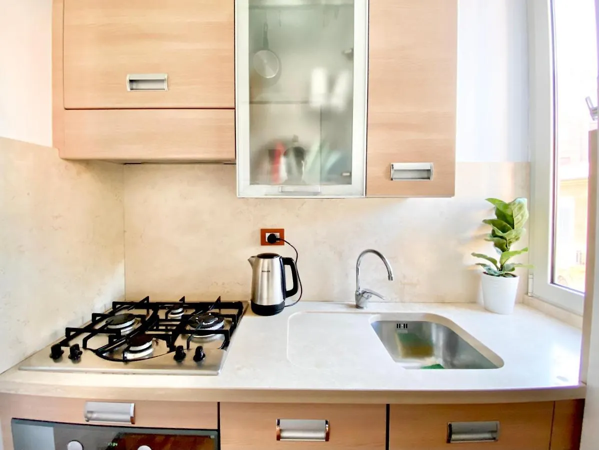 Charming Mini Apartment Near Vatican With Parking Rome